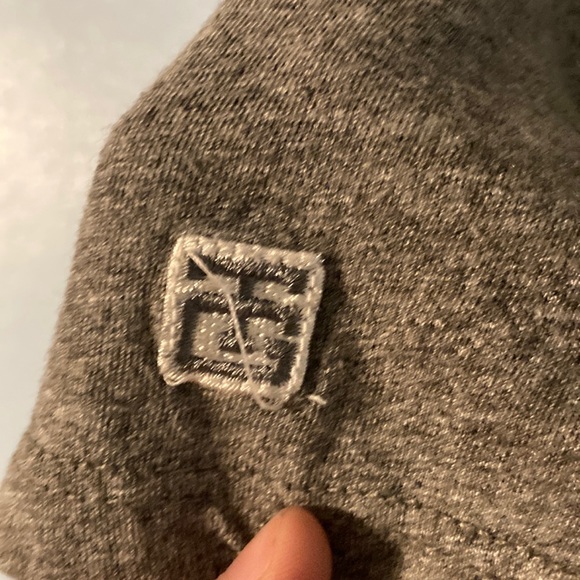 T-Shirt - Picture 4 of 5